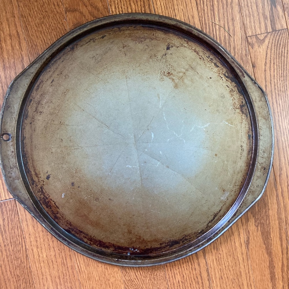 Used metal circle pan